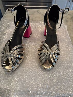 Alice & BenjaminFrances gold  Strappy Block-Heel Sandals with hot Pink Heel